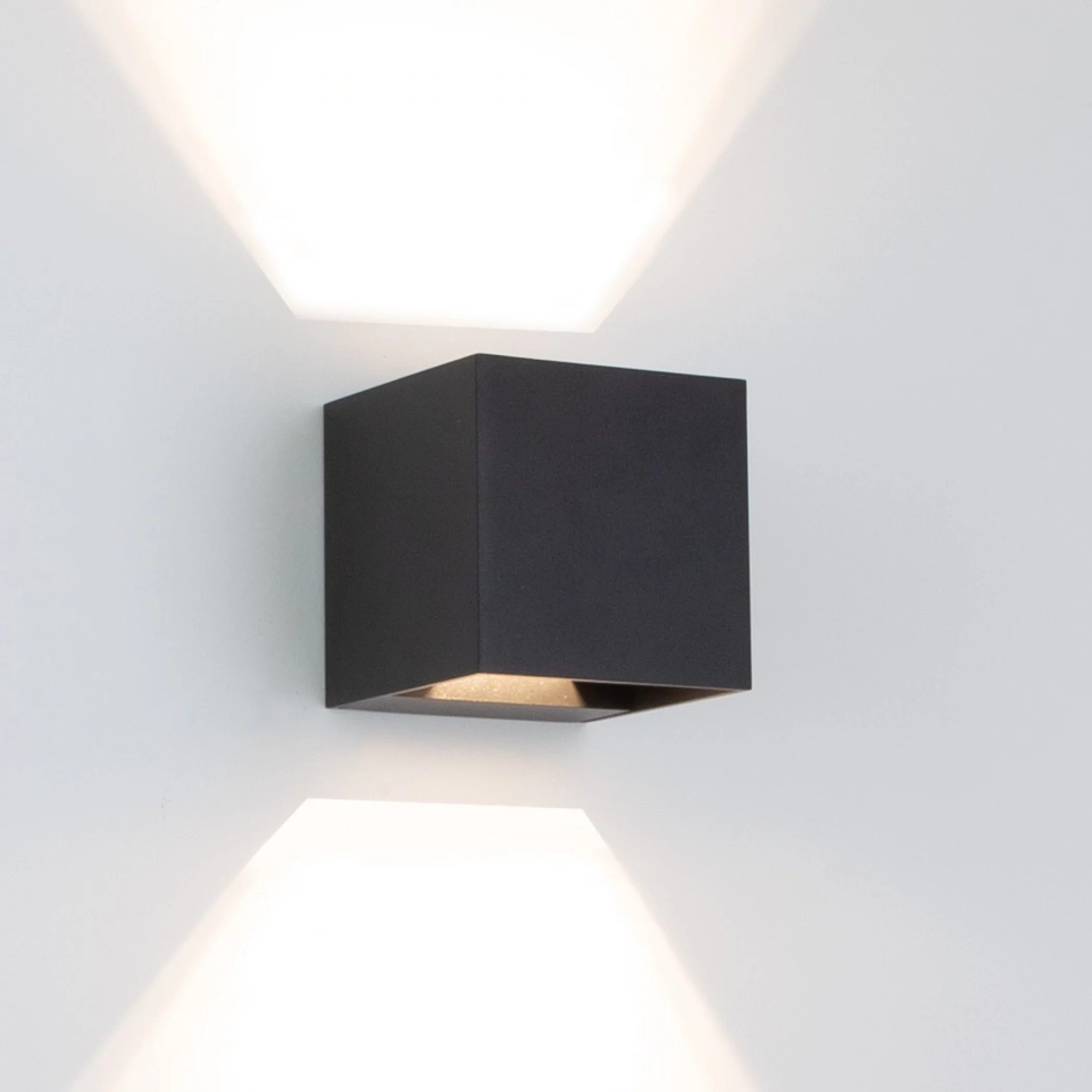 Wall spotlight Reach Black Up & Down