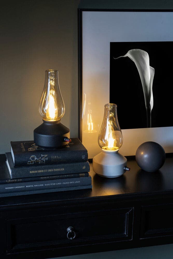 Nostalgic table lamp Tabbie white rechargeable KonstSmide 7318300030324