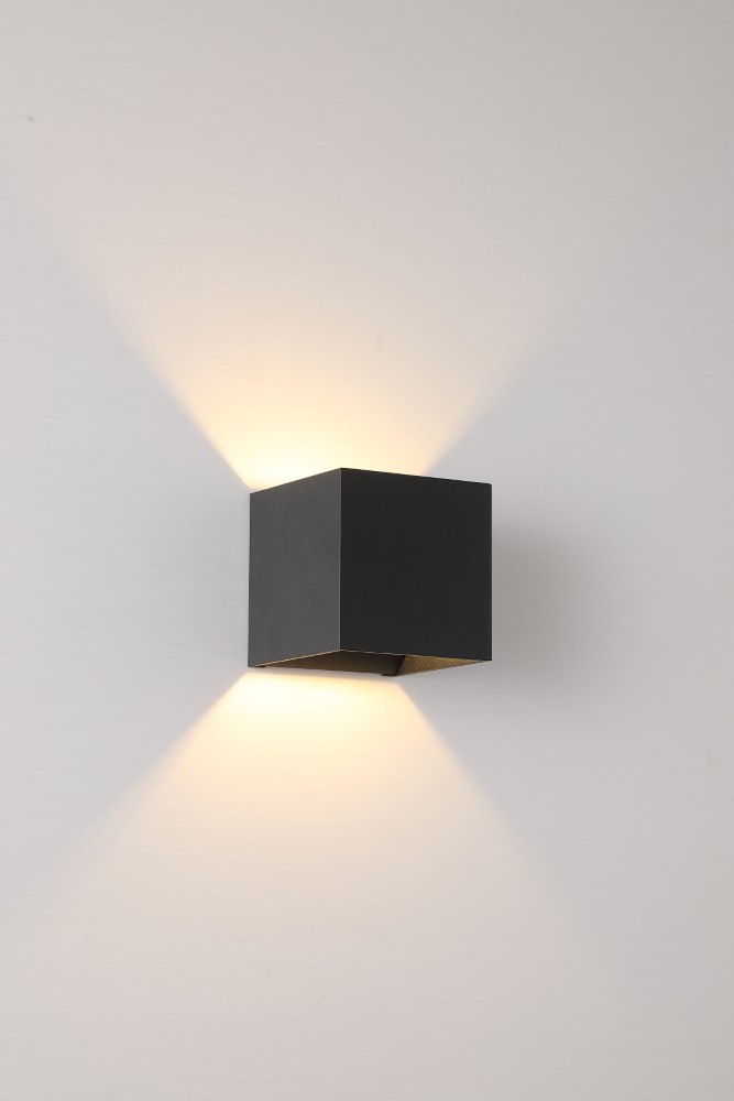 Surface-mounted spot Newton Up & Down Black