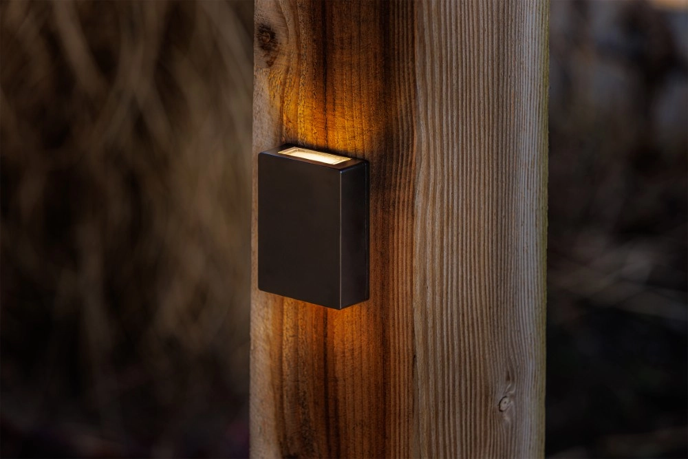 Sleek wall spotlight Vara Black Up & Down GardenLights 8719979284817