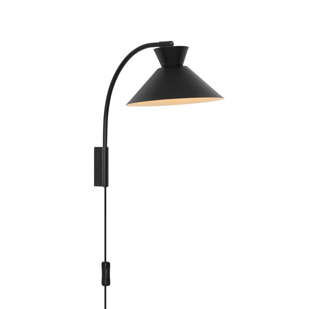 Sleek wall lamp Dial black