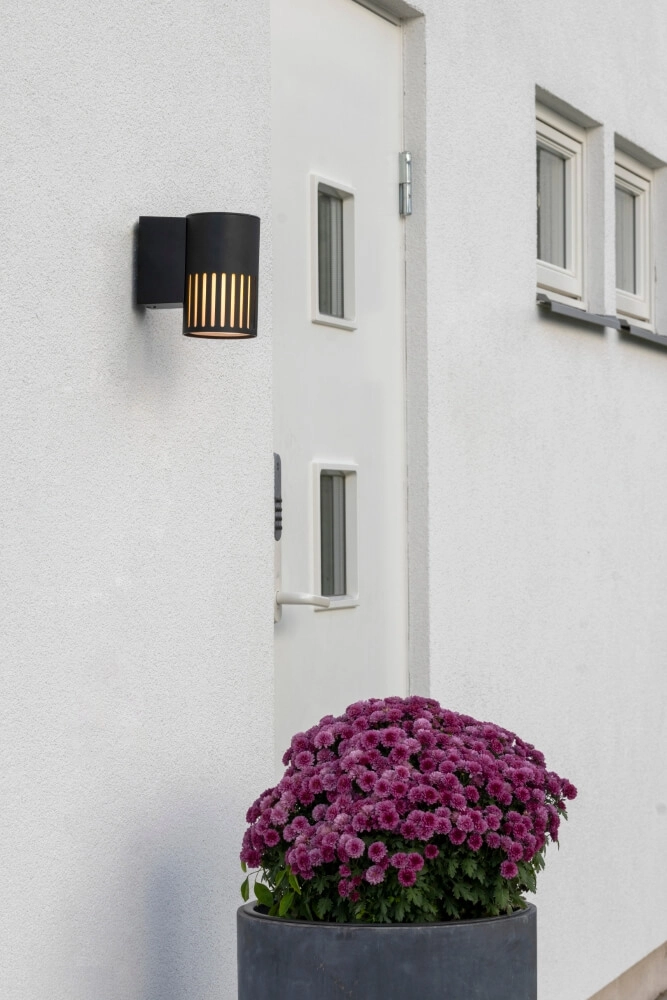 Design wall lamp Pistoia black with white glass KonstSmide 7318303577529