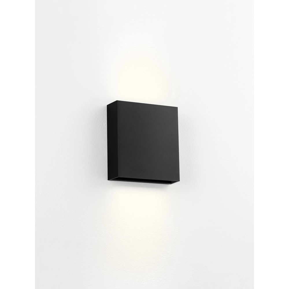 Sleek wall lamp Way black Lyora 5212017453754