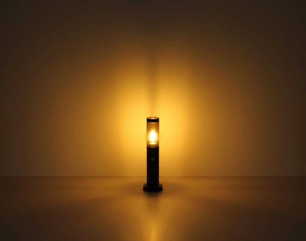 Modern outdoor lamp Boston 110cm with sensor Globo 9007371442737