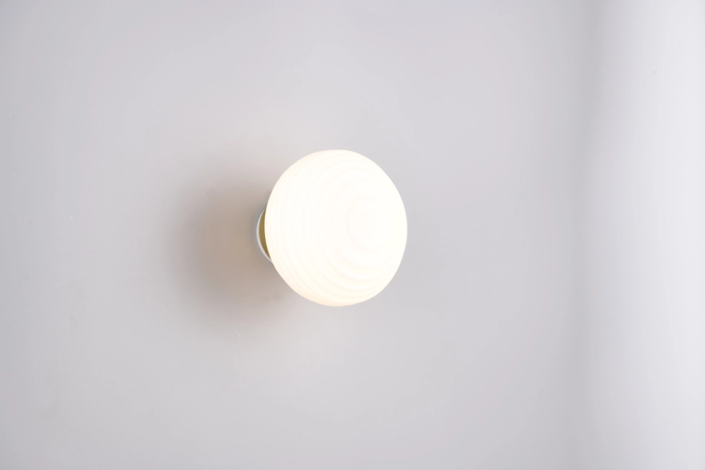Wall lamp Earl white glass rechargeable