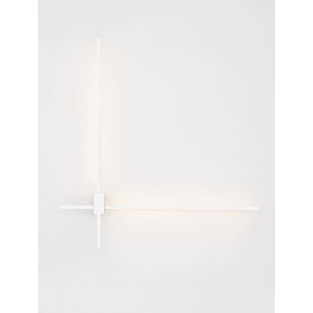 Sleek wall lamp Peak white
