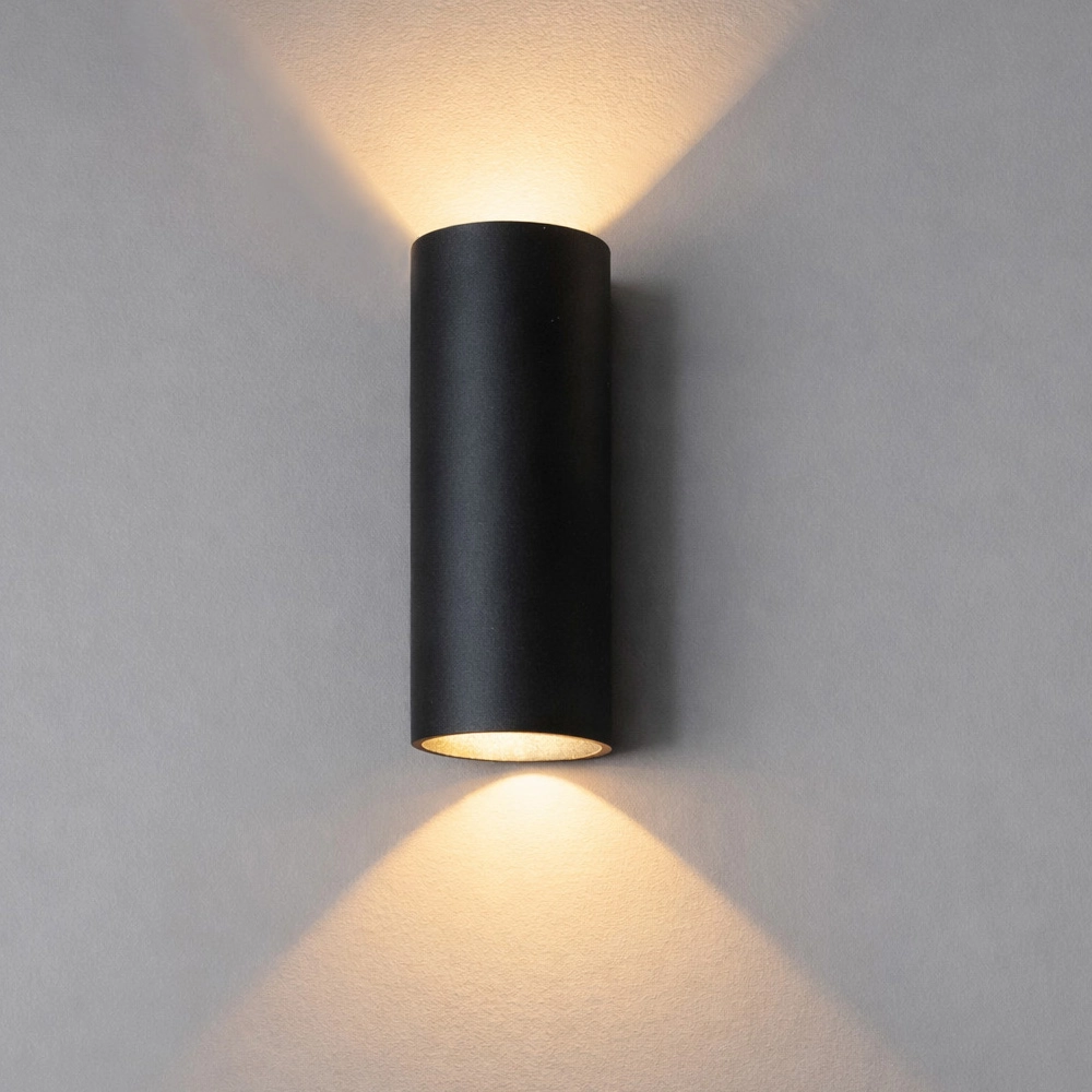Sleek wall spotlight Brody 2 dim to warm black
