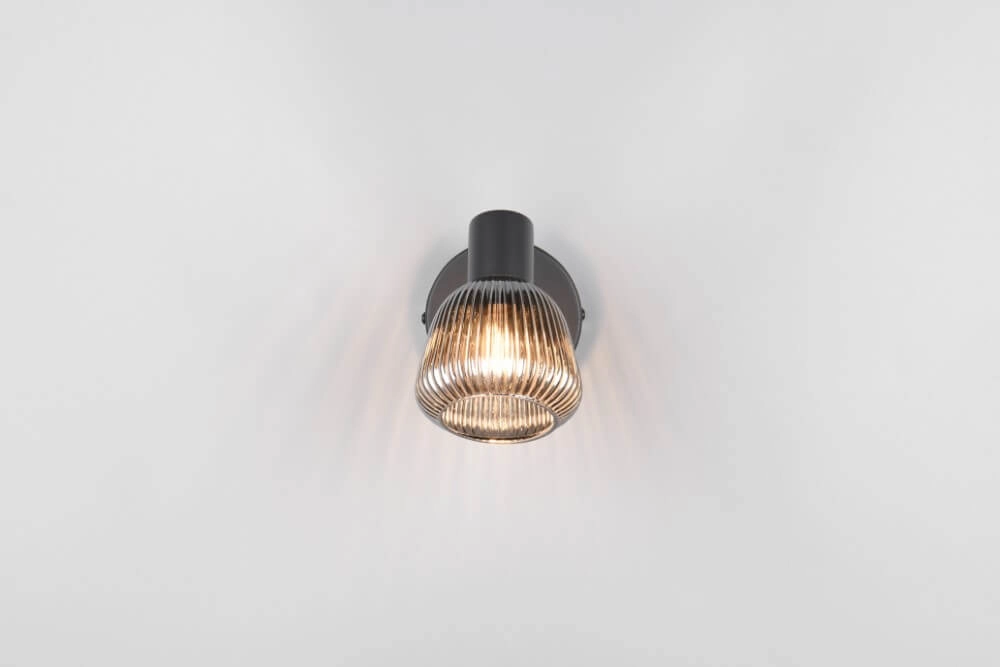 Wall light Tarifa with ribbed glass Trio 4017807615821