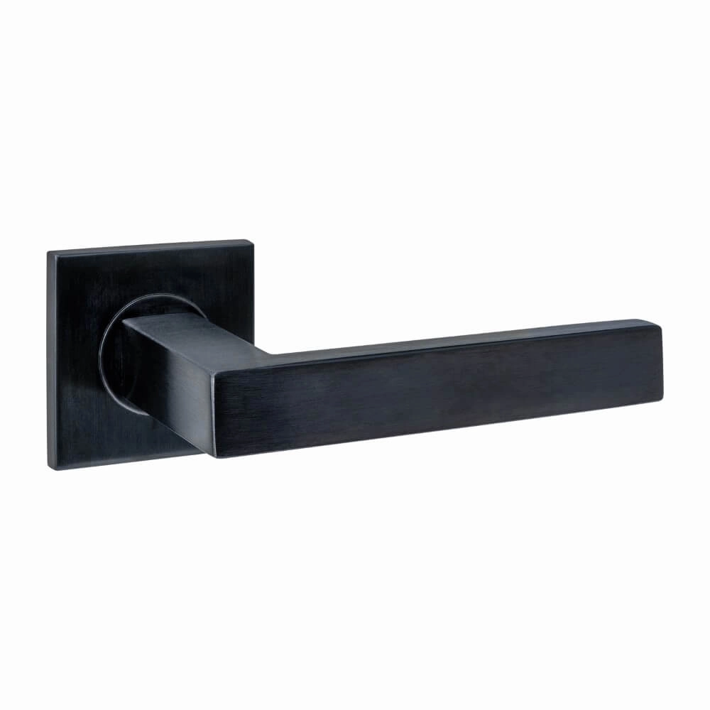 Door handle Q 05 on square rosette black