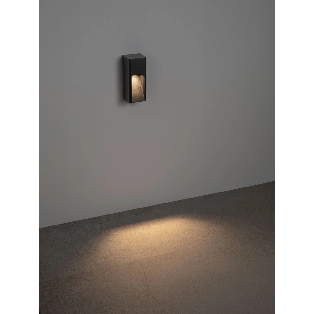 Sleek wall lamp Mazu Black