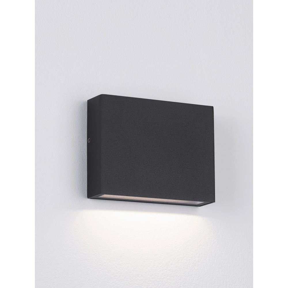 Sleek wall spotlight Tick Downlighter Black