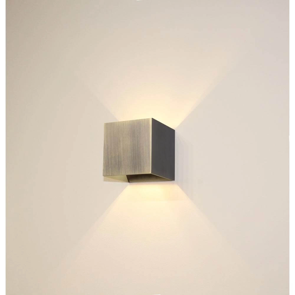 Square wall lamp Gymm antique bronze