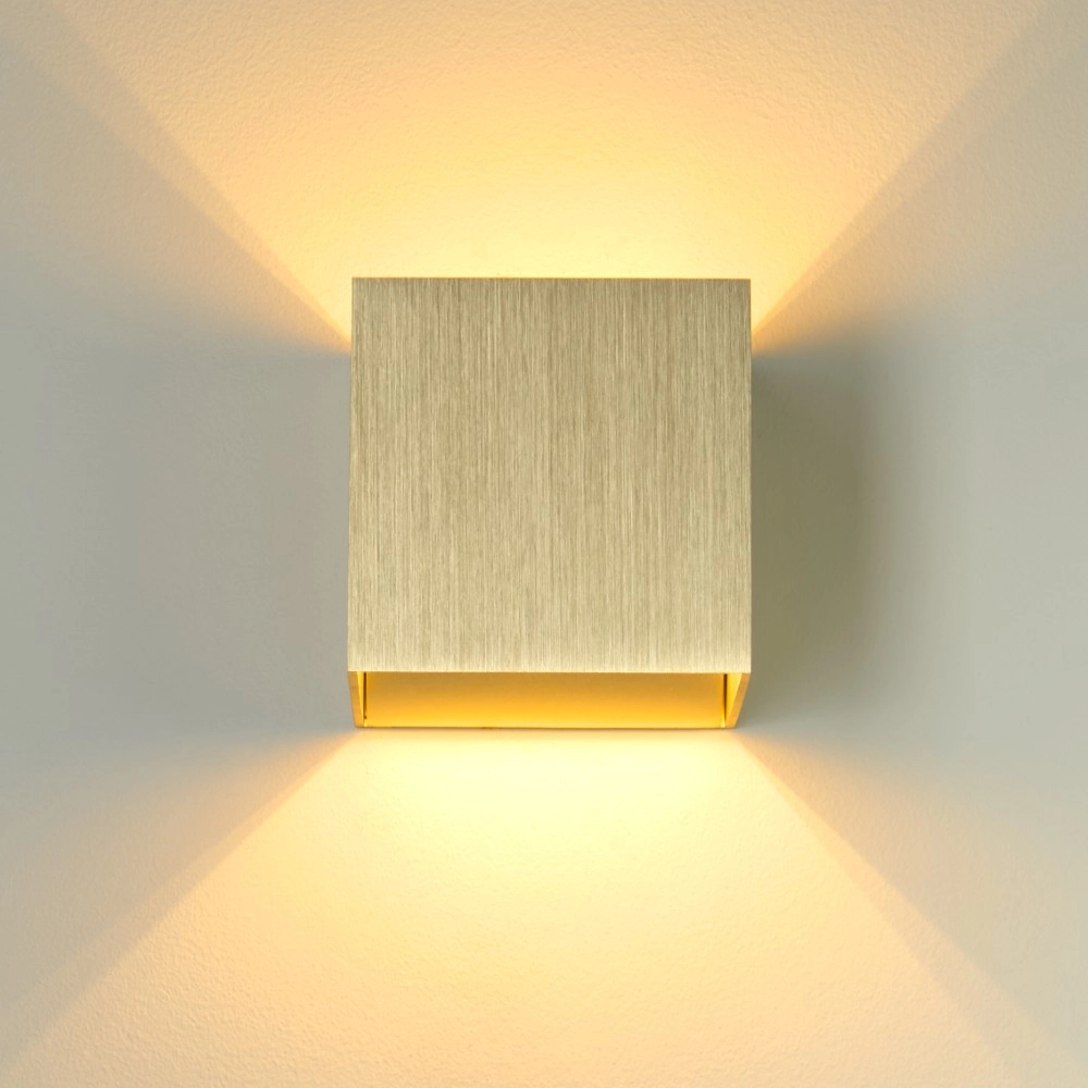 Surface-mounted spot Newton Up & Down Gold Searchlight 5053423285054