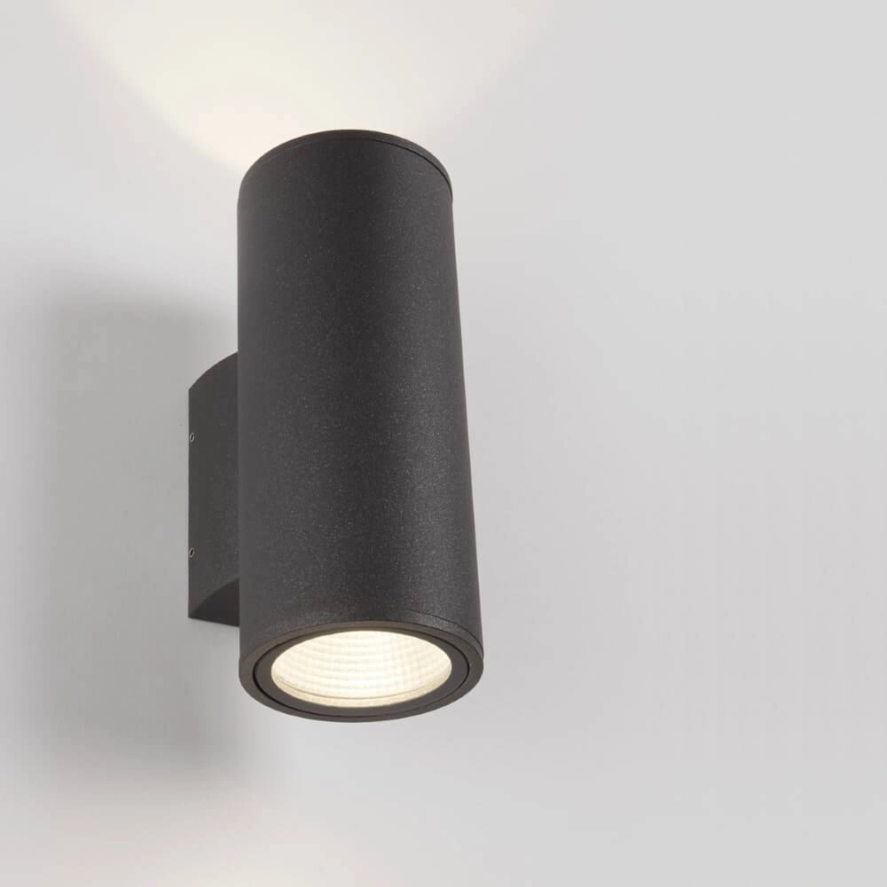 Wall lamp Connaught black Lyora