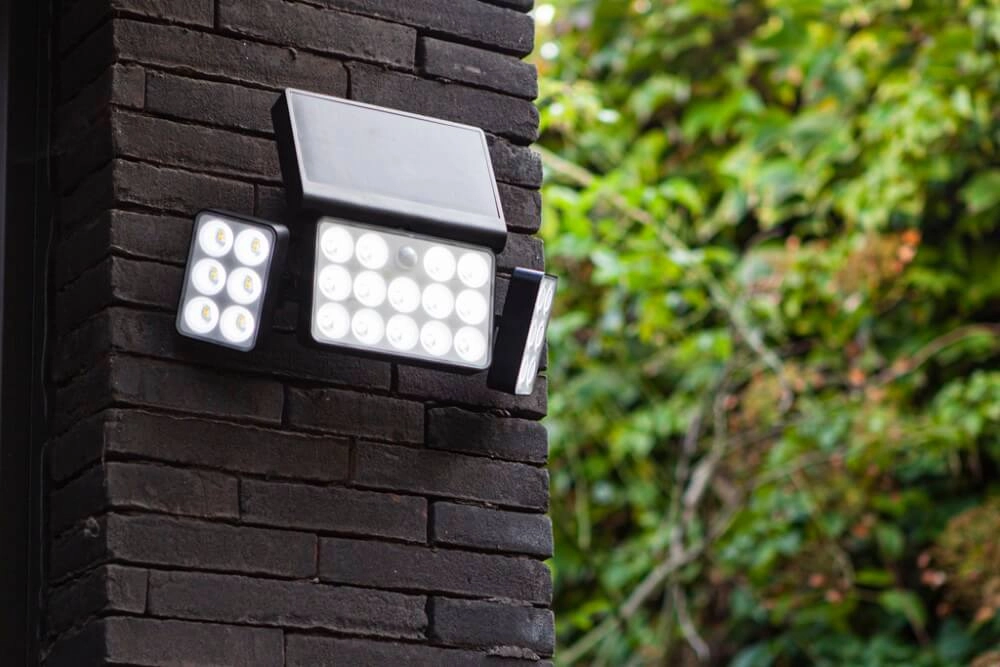 Black wall lamp Tuda solar 3 Lutec 6939412013633
