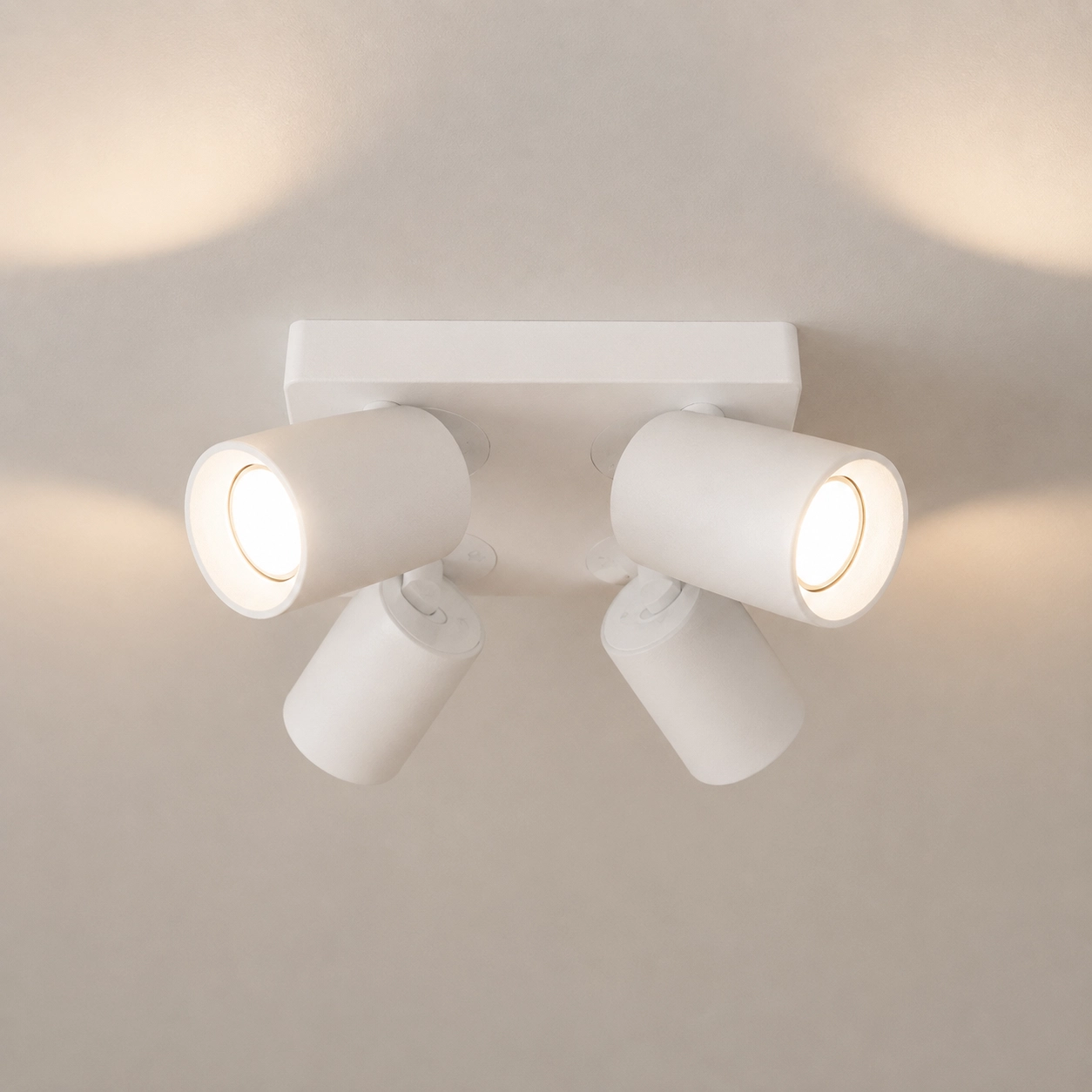 4-light surface-mounted spot Megano