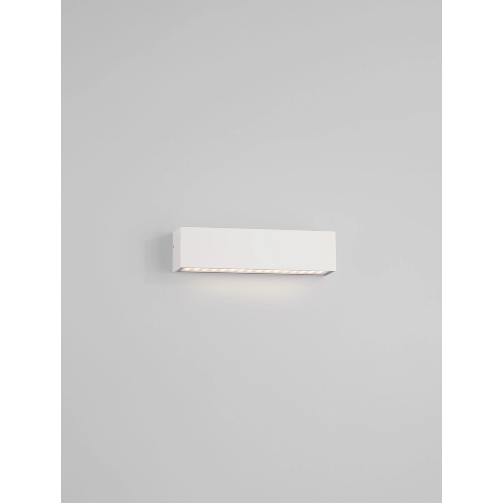 Sleek wall lamp Allure white 22cm
