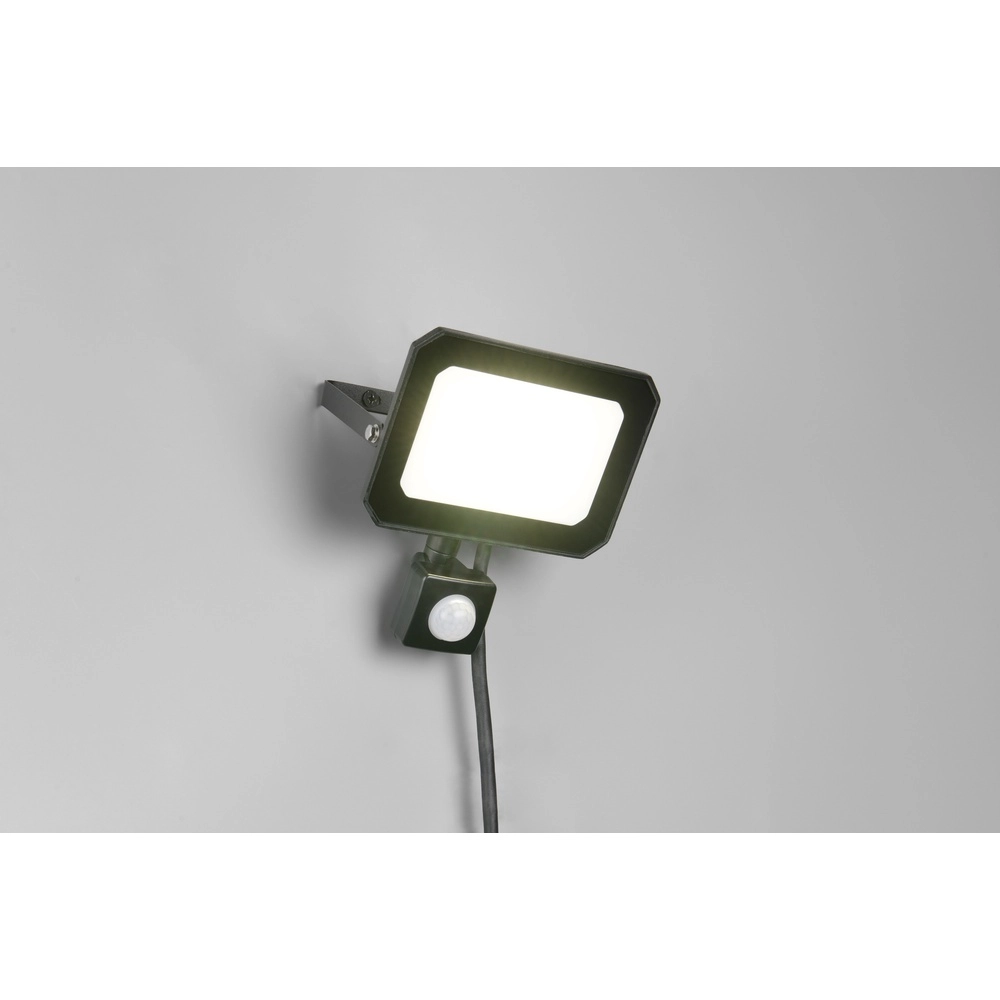 Wall lamp Funchal black 30W with sensor Trio 4017807648096