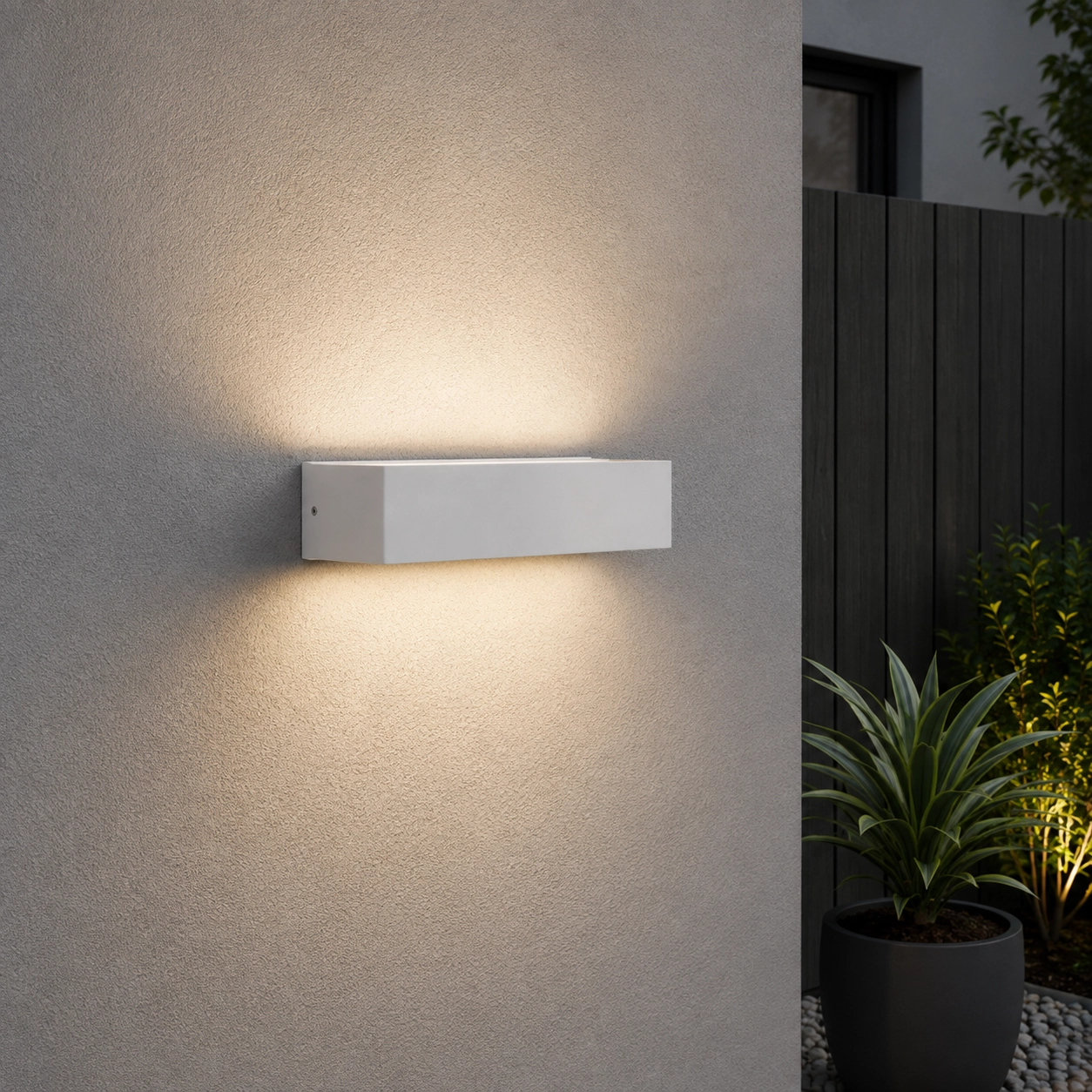 Sleek wall lamp Lane white 22cm - 21W