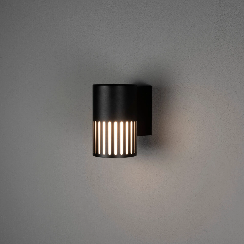 Design wall lamp Pistoia black with white glass