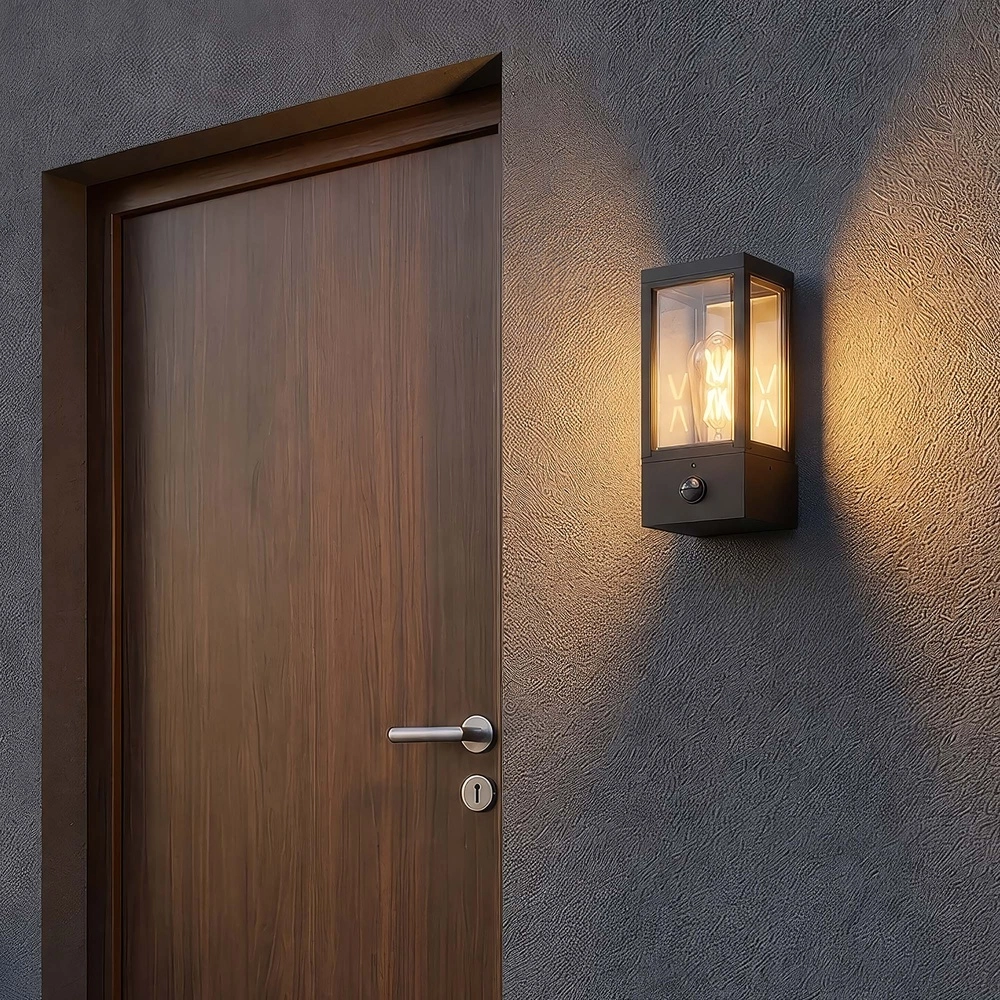 Design wall lamp Dubai Black with sensor Searchlight 5,05342E+12