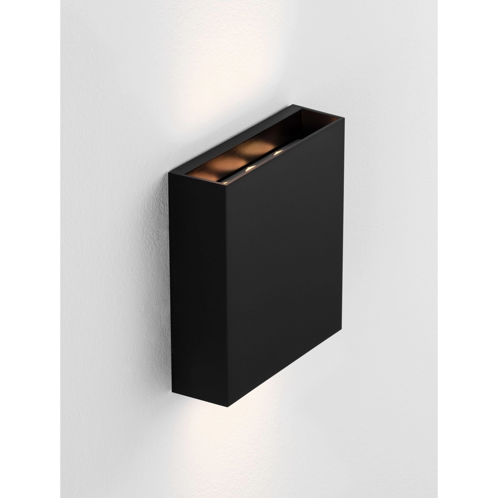 Sleek wall lamp Way black