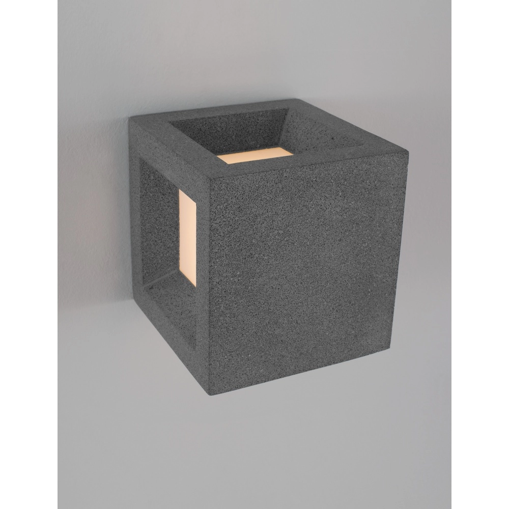Square wall lamp Castro black