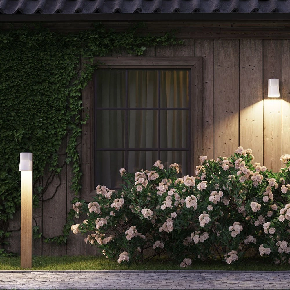 Wooden garden lamp Beacon Teak with white Royal Botania