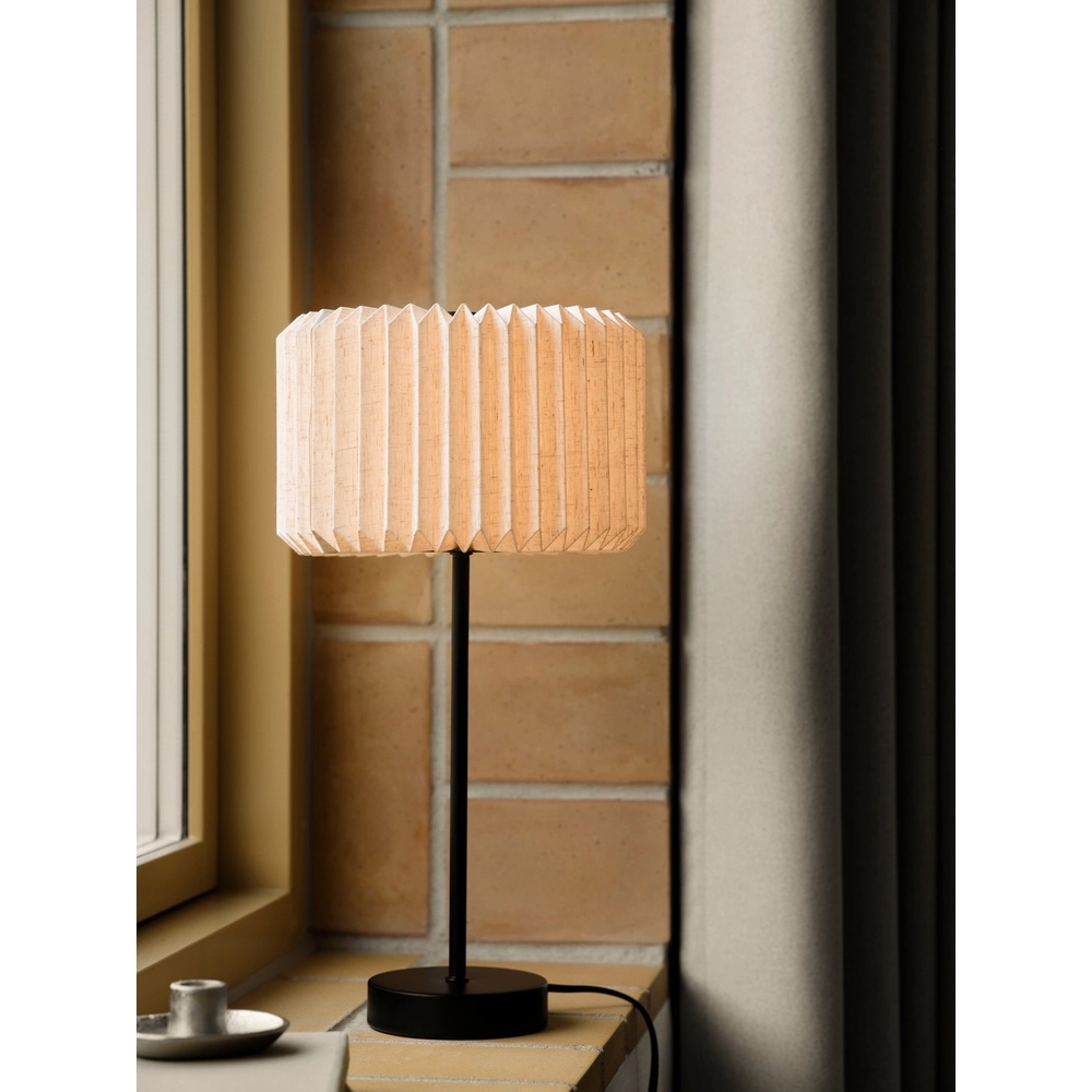Scandinavian table lamp Vivienne 