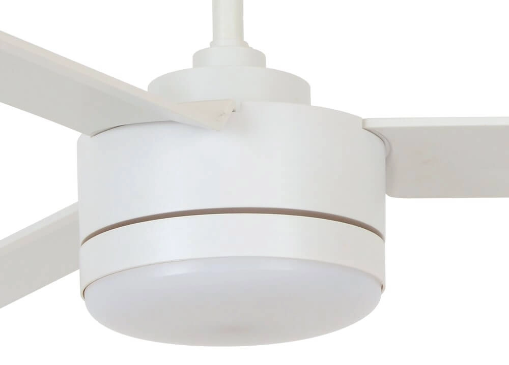 White fan with lamp Lagoon Ø 132cm IP55 Beacon 9333509136514