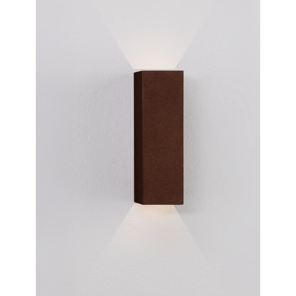 Sleek wall spotlight Orion Rusty brown