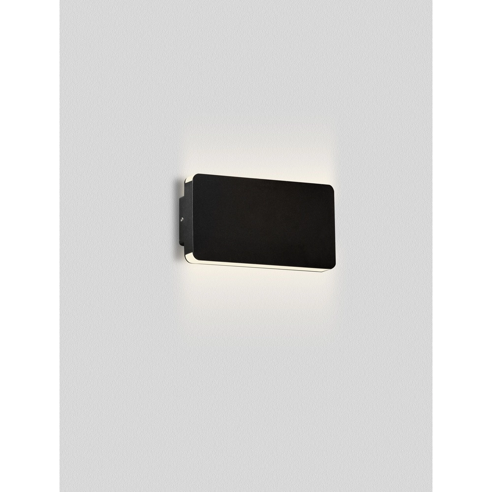 Black wall lamp Artu design