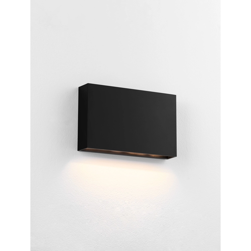 Sleek wall lamp Yoko Down Black Lyora 5212017453747
