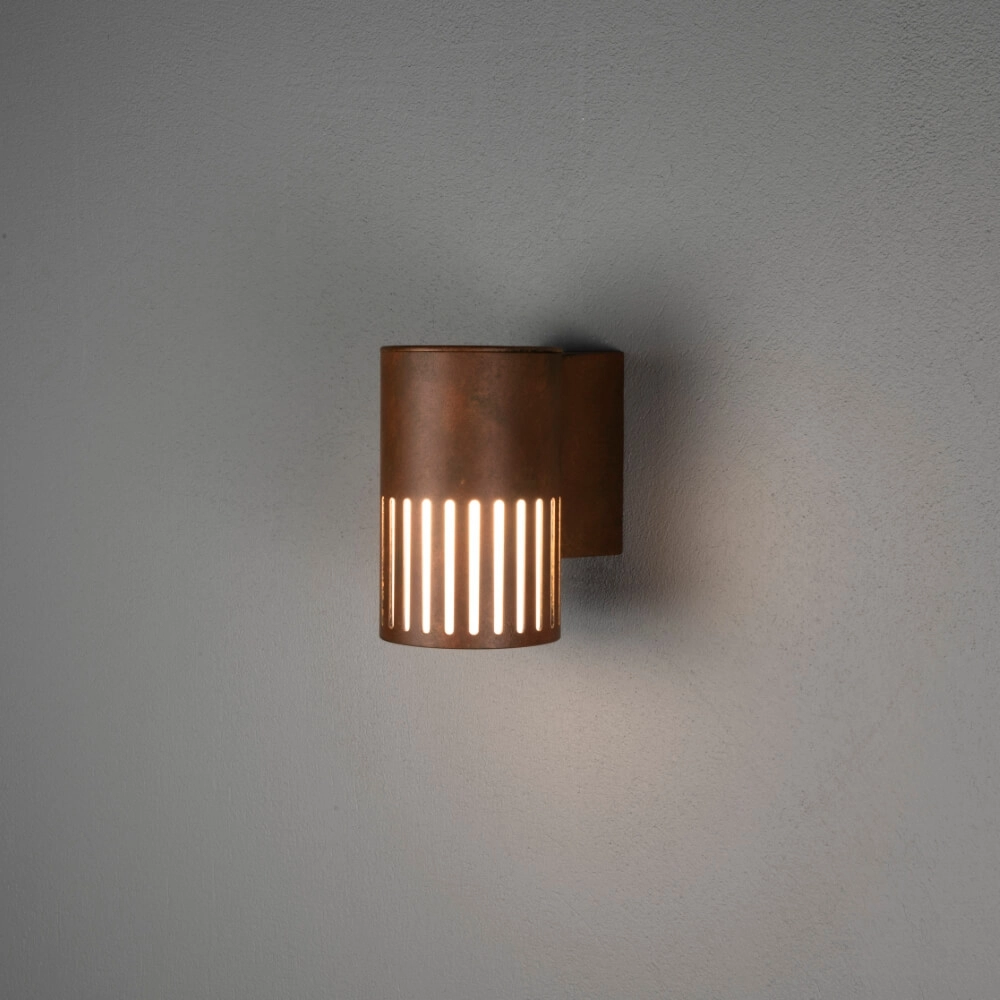 Design wall lamp Pistoia Rust brown with white glass