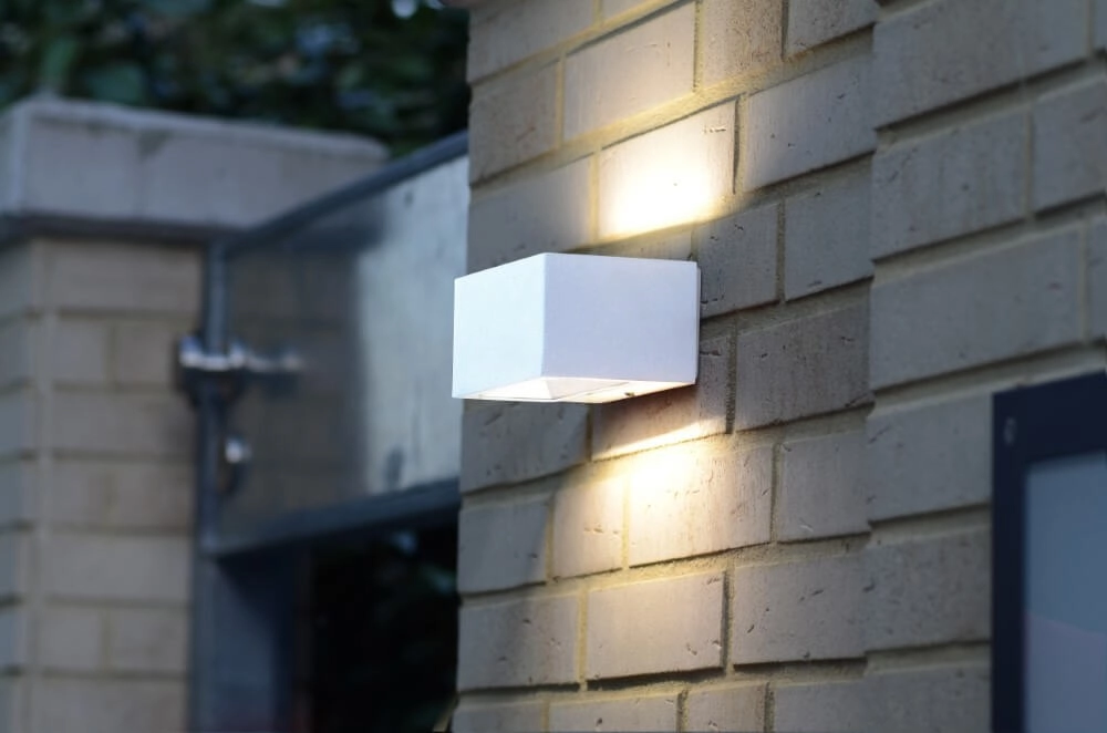 Sleek wall lamp Gemini white Lutec 4250294310446