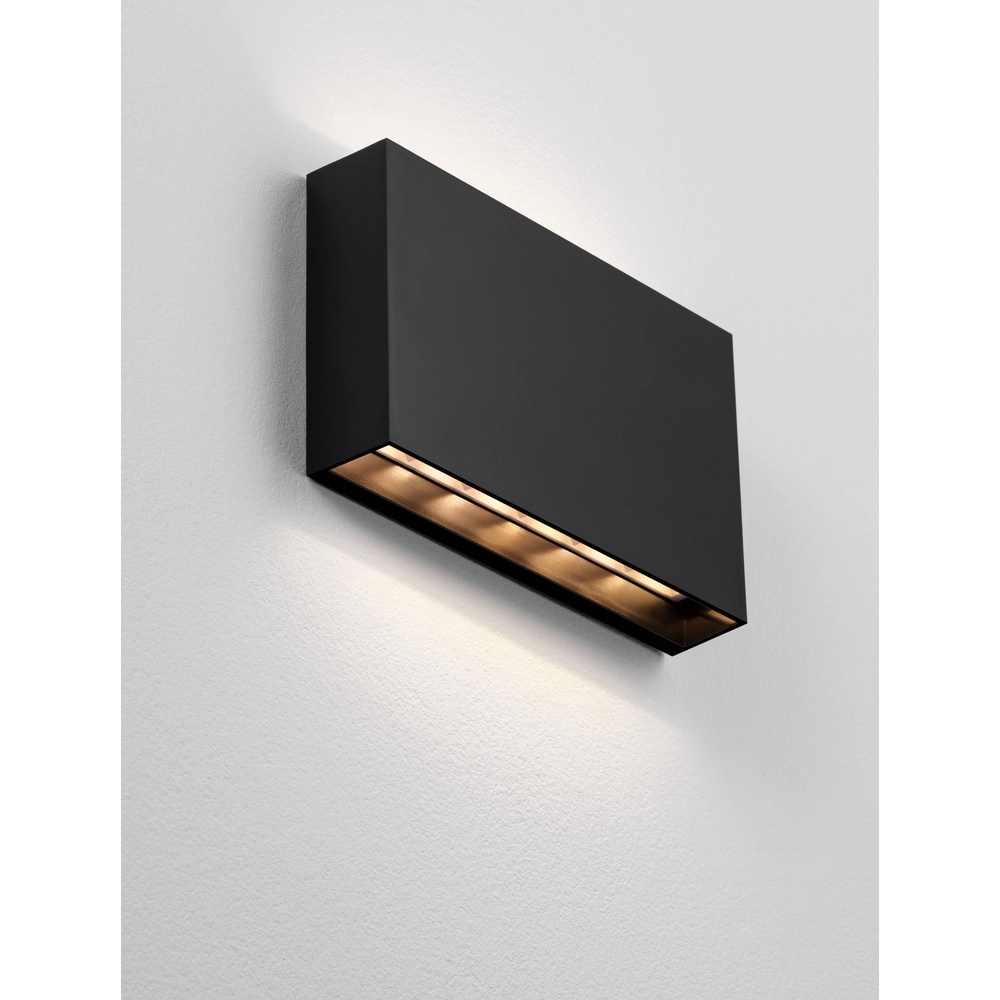 Sleek wall lamp Yoko Up and down black Lyora 5212017453730