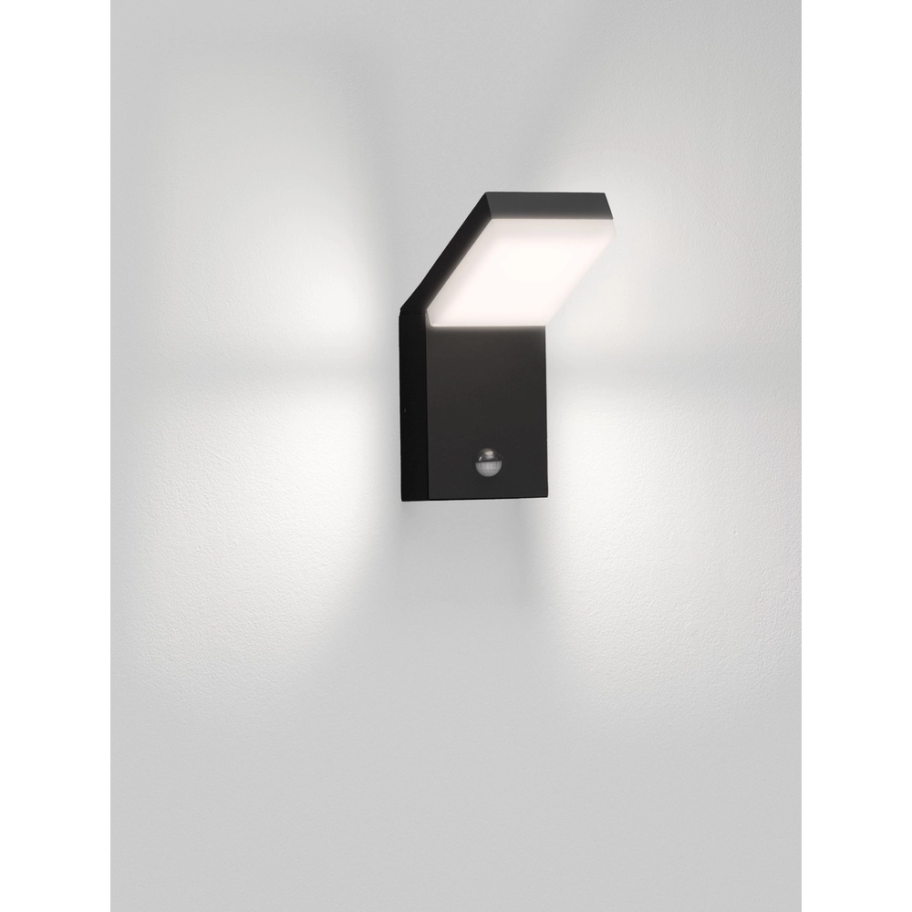 Wall lamp Farge anthracite with sensor