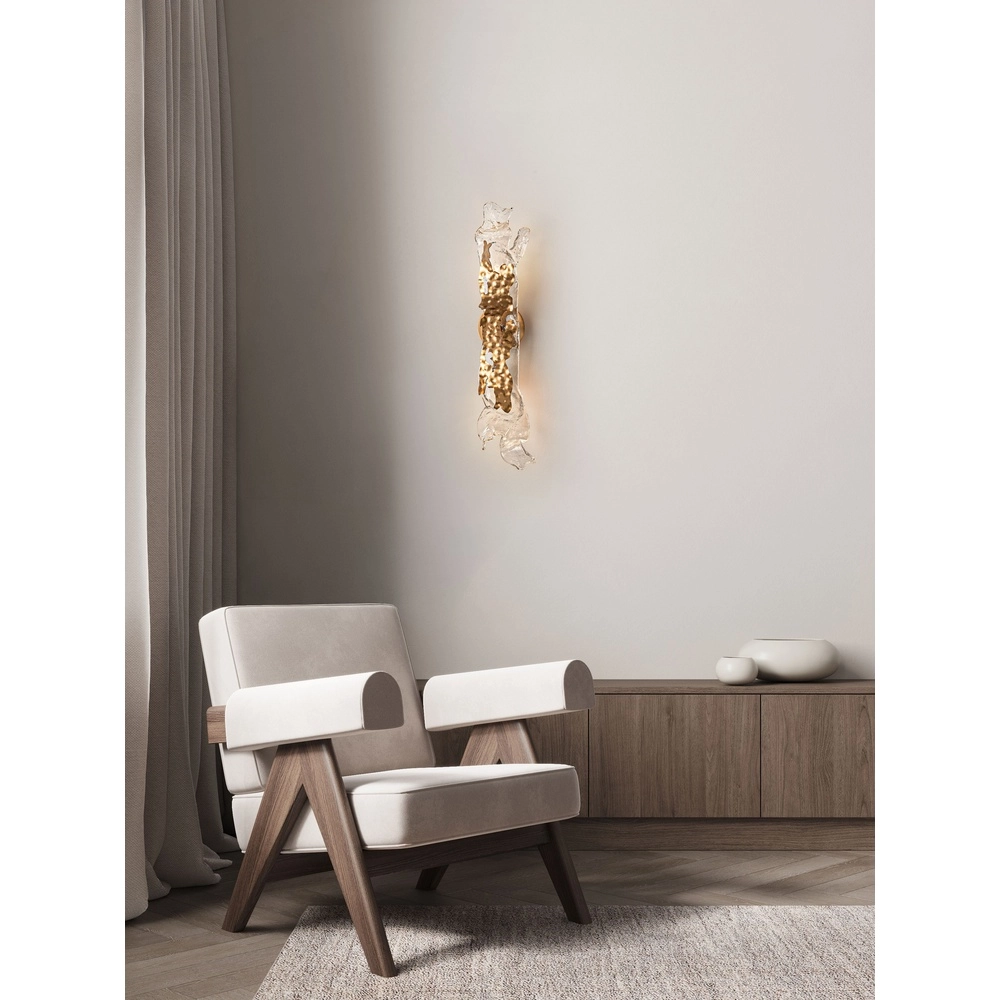 Gold wall lamp Avesa with clear glass