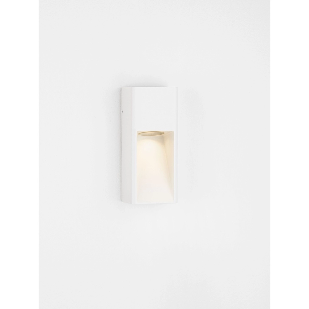 Sleek wall lamp Mazu white Lyora 5212063504370
