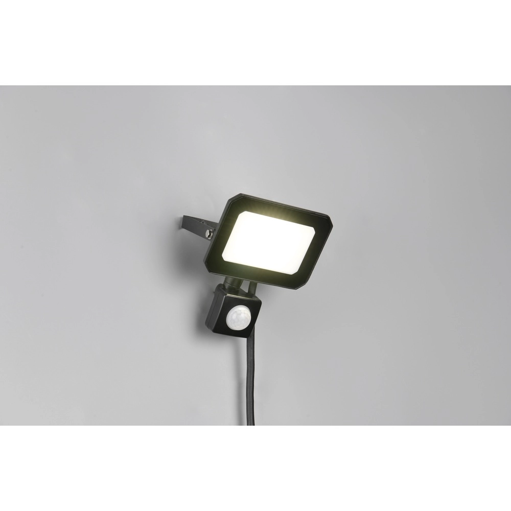 Wall lamp Funchal black 20W with sensor Trio 4017807648089