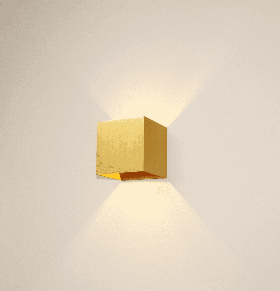Gold wall spot Gymm