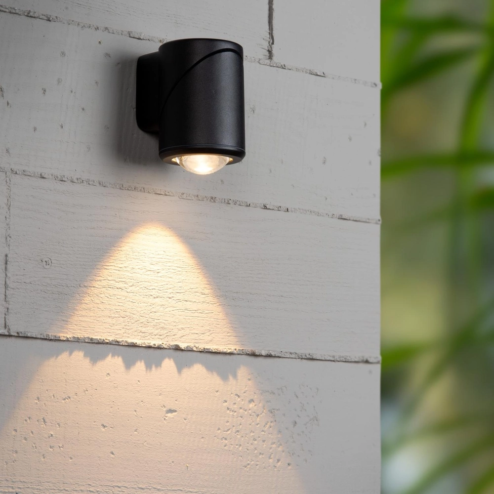 Design surface-mounted spotlight Erin IP65 black single Lucide 5411212152046