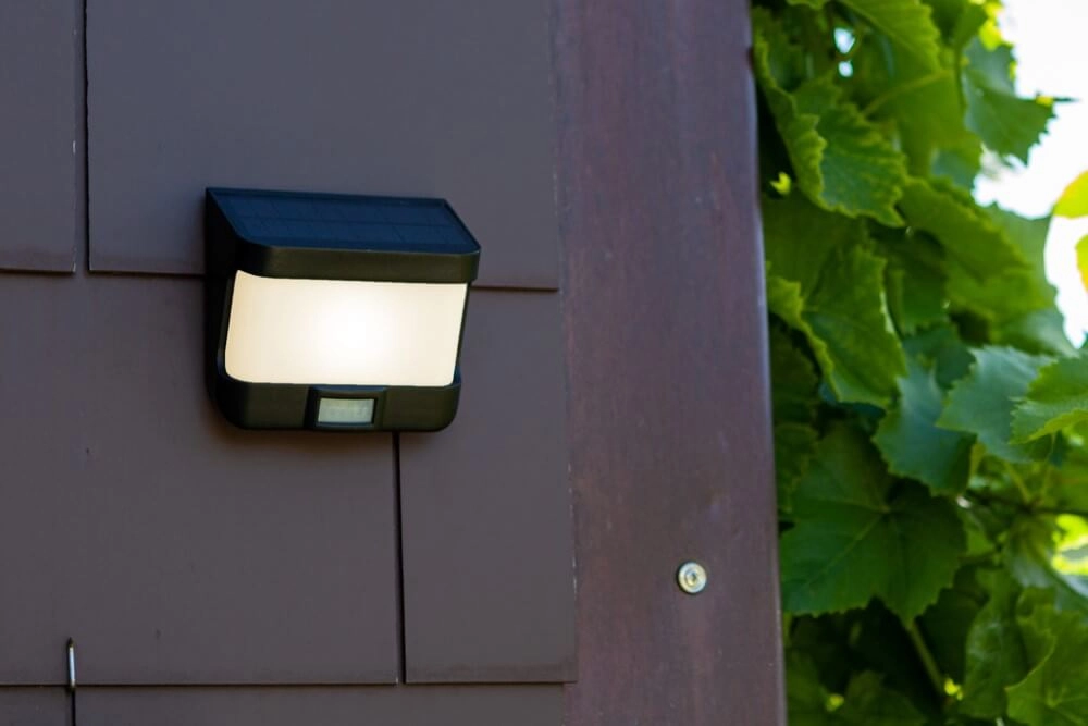 Solar wall lamp Try black Lutec 6939412011899