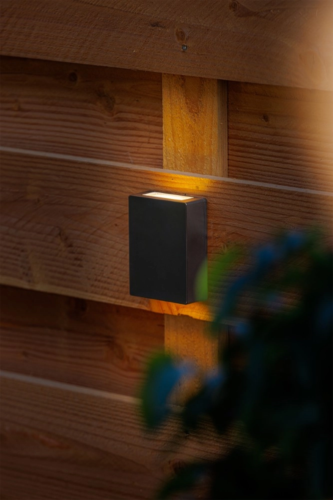 Sleek wall spotlight Vara Black Up & Down GardenLights 8719979284817