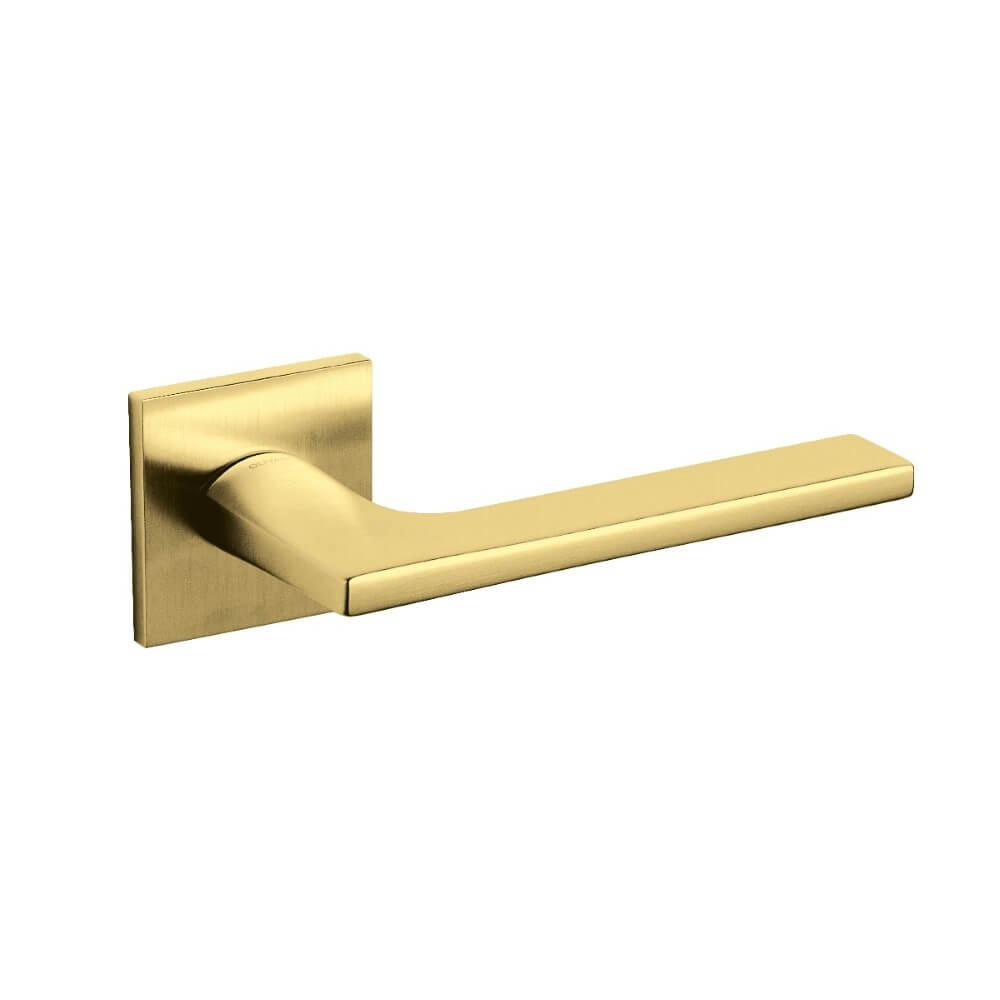 Design door handle Lotus Q on rosette brass mat