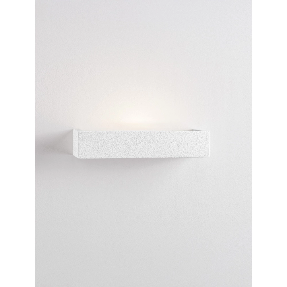 Sleek wall lamp Lita white Lyora 5212017479310