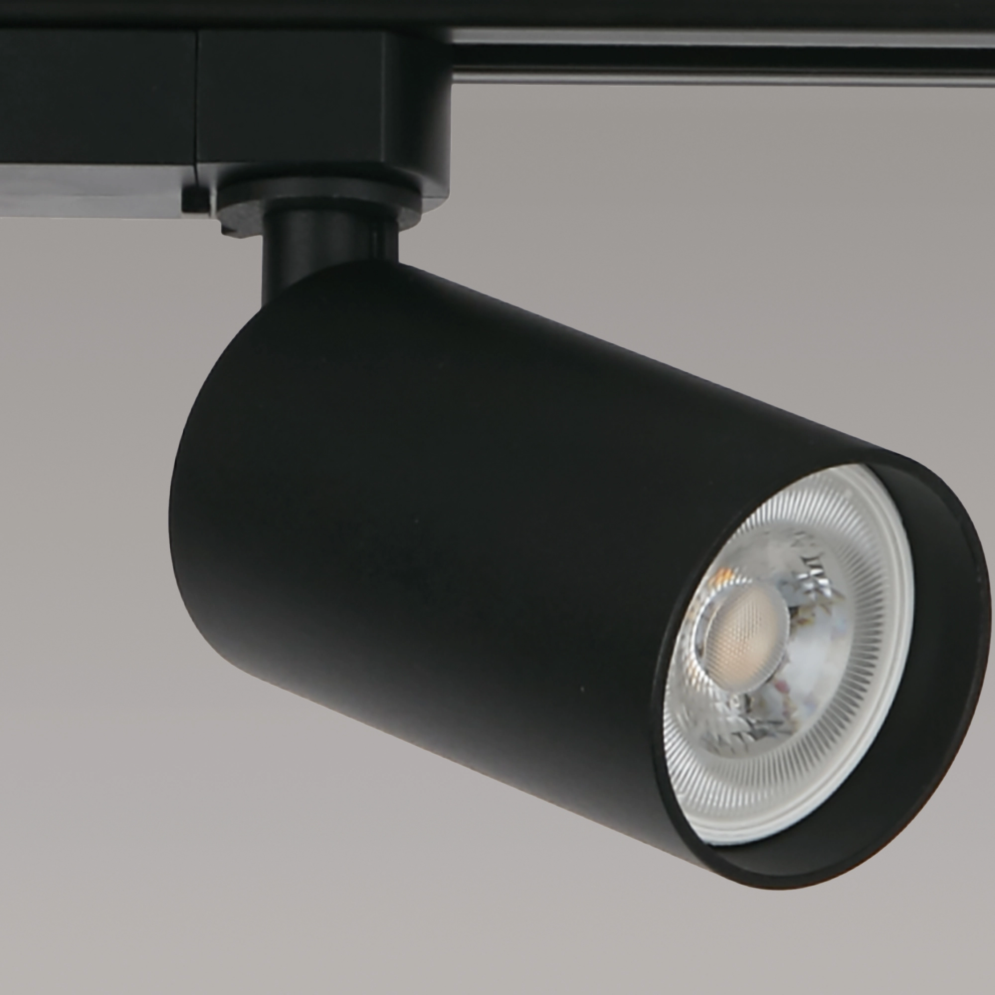 Rail spot TraQ Orion Black Lyora 5053423317045