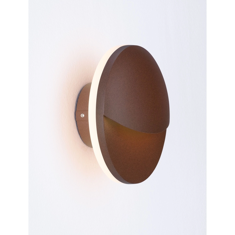 Sleek wall lamp Pan Rusty brown