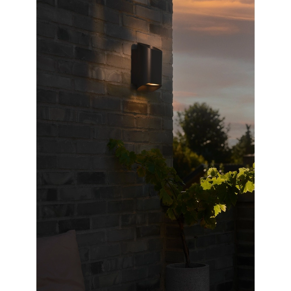 Sleek outdoor lamp Nico 22 Round Maxi  up & down