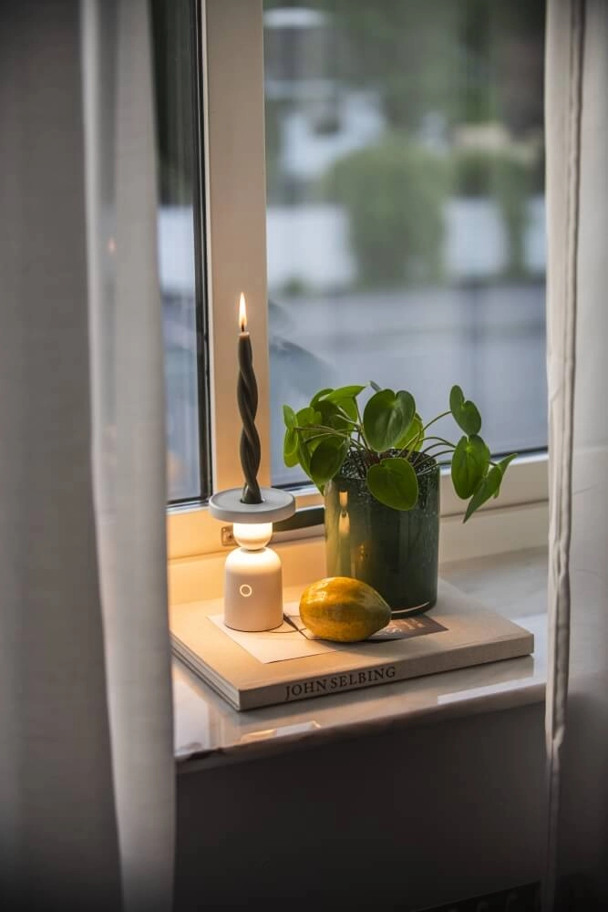 Rechargeable table lamp Nantes White for candle holder KonstSmide 7318307833256